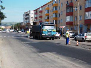 Se lucrează de zor la plombarea Bulevardului