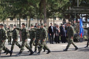 Peste 200 de oameni jură la Făgăraş că-şi vor apăra ţara